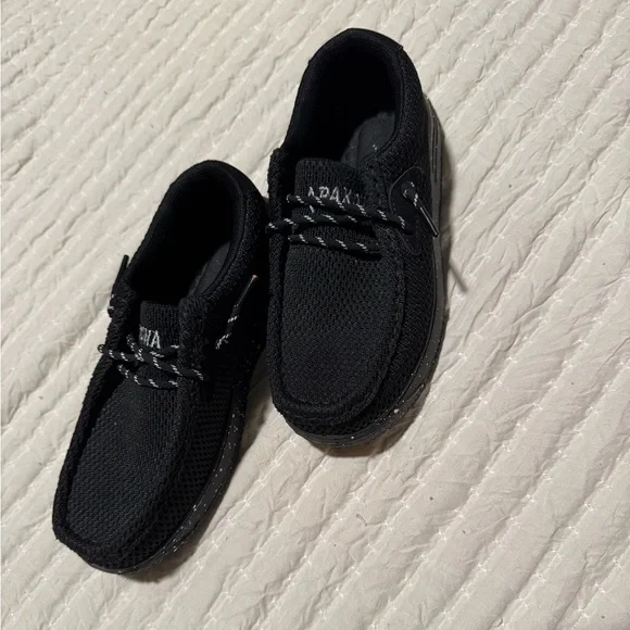 NWOT Boys Black Casual Shoes - Picture 2 of 5
